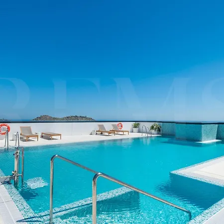 Modern Sky-rise Living With Pool And Parking Rems *